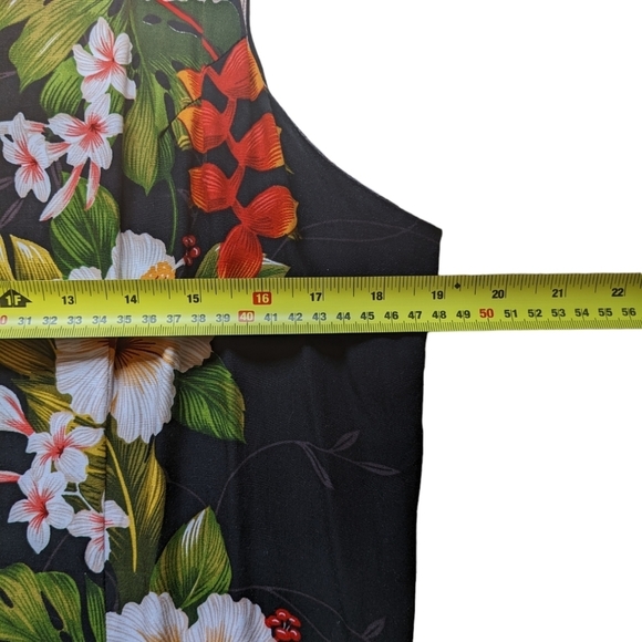 Maxi summer dress size XL.  Beautiful pattern of Hawaiin flowers on left… - Picture 5 of 7